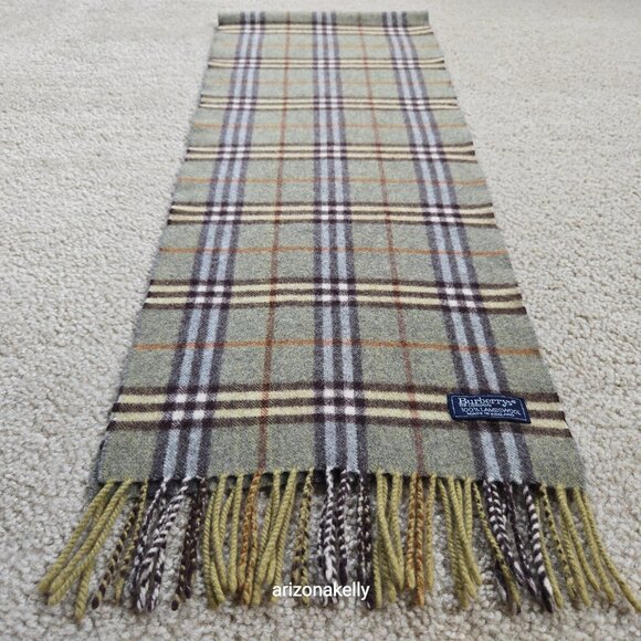 PERFECT! Vintage Burberry Wool Plaid Scarf - Picture 9 of 17